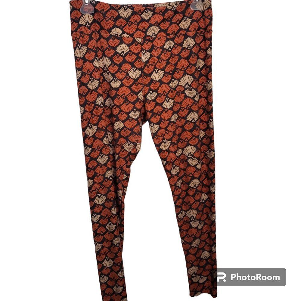 LuLaRoe Shells Tall & Curvy Leggings